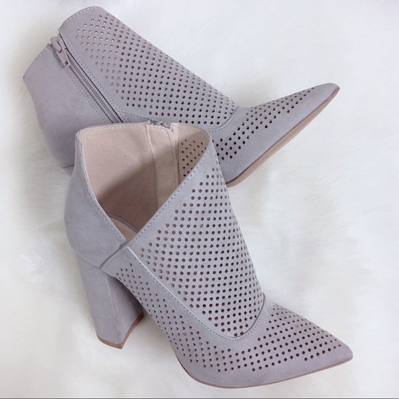 HP! Light Gray asymmetrical Heels Ankle Booties - Picture 4 of 4